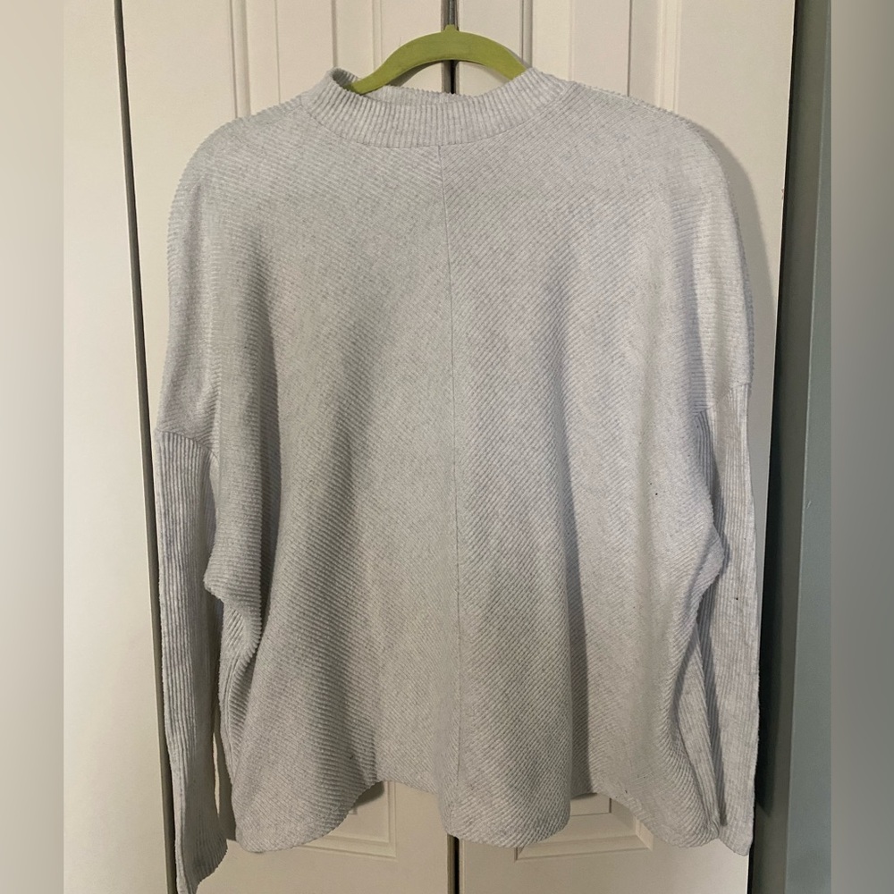 Apt. 9 Light Gray Knit Top
